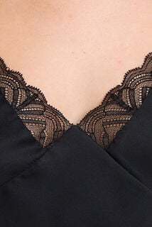 FEMME TOP NOIR