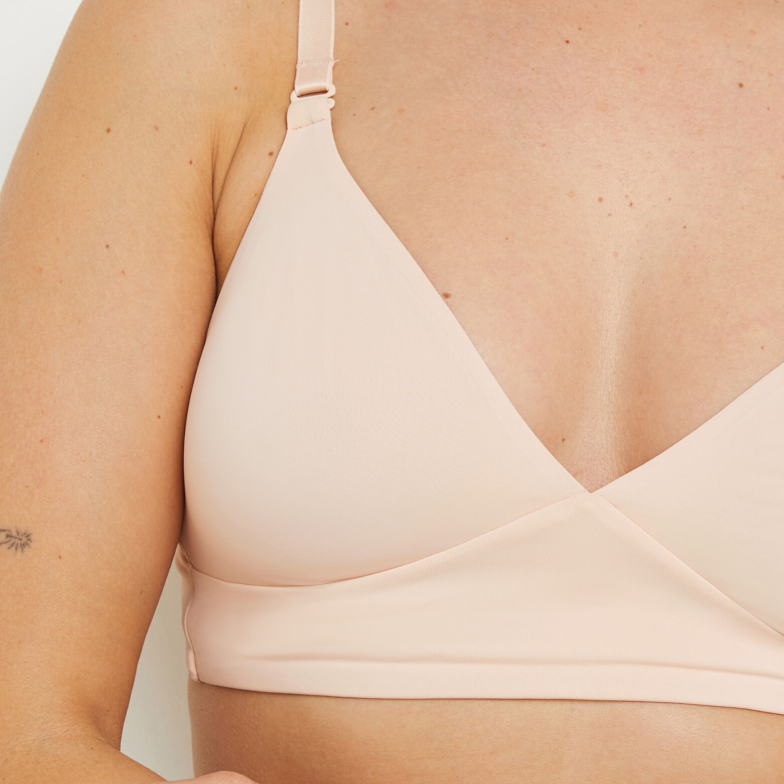 INVISIBLE SOUTIEN-GORGE SANS ARMATURES NATUREL