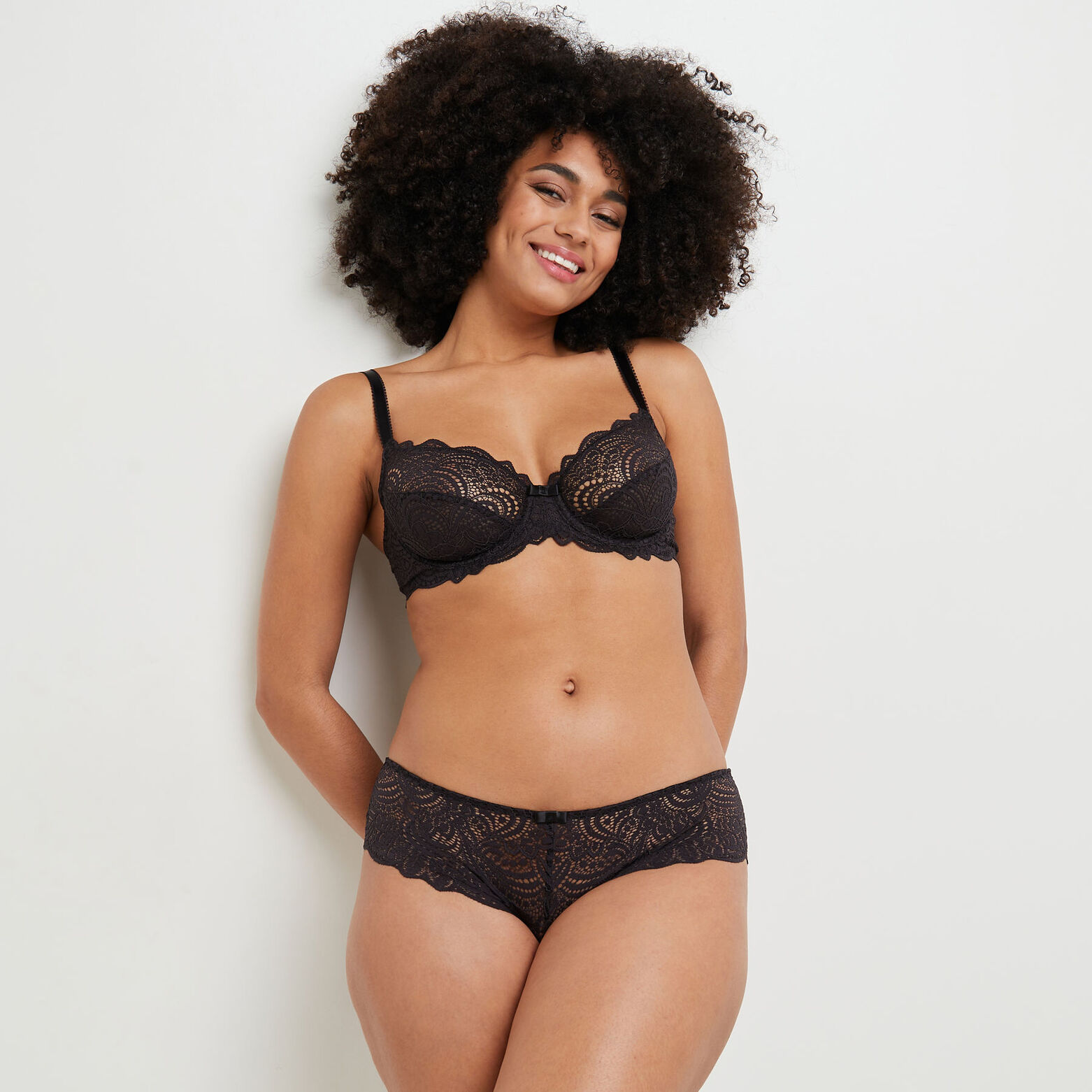 DENTELLE SHORTY DENTELLE NOIR