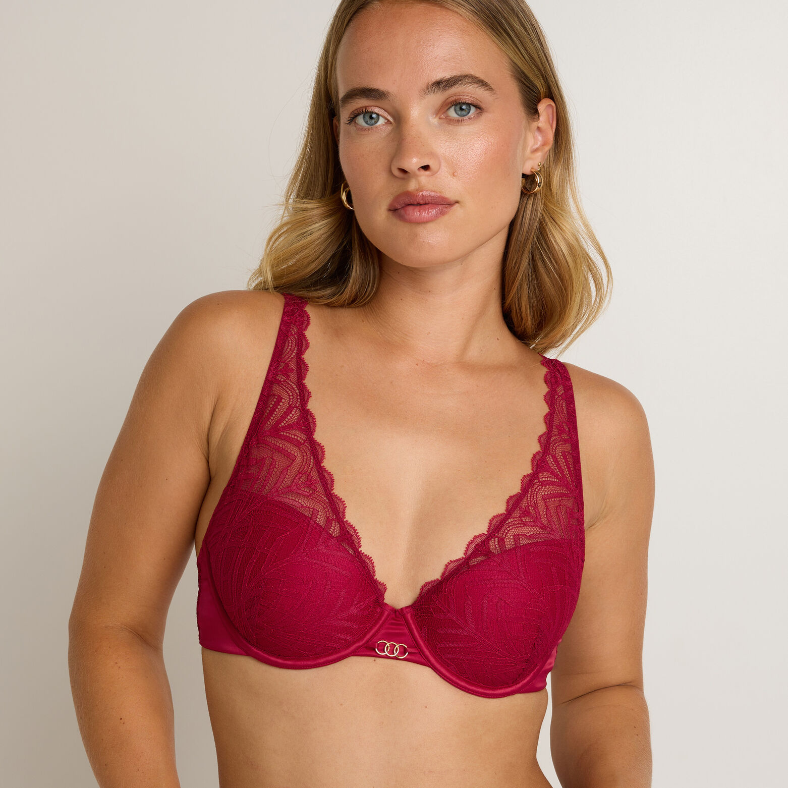 FEMME SOUTIEN-GORGE  AMPLIFORME DENTELLE ROUGE