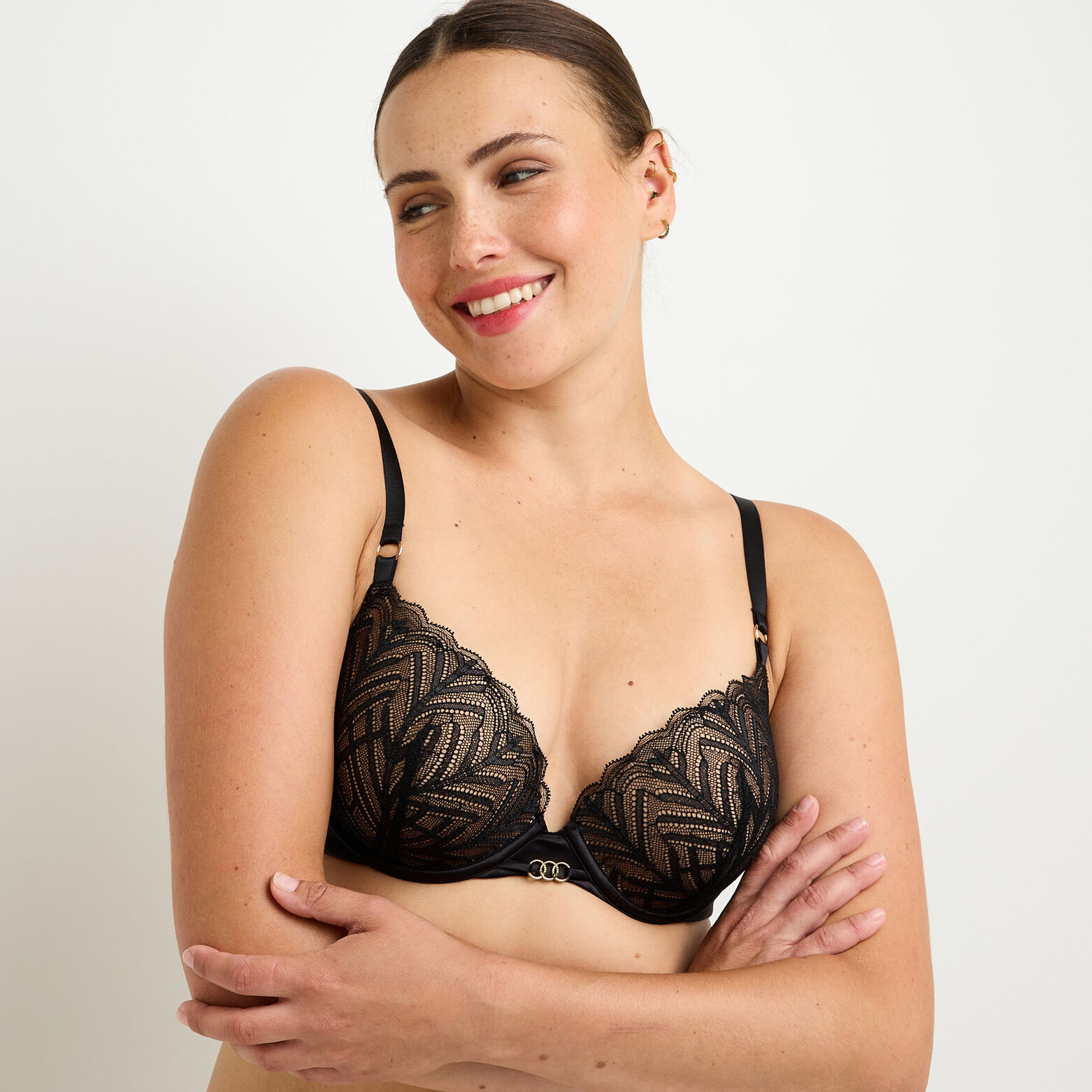 FEMME SOUTIEN-GORGE AMPLIFORME PUSH-UP DENTELLE NOIR