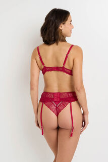 FEMME PORTE-JARRETELLES DENTELLE ROUGE