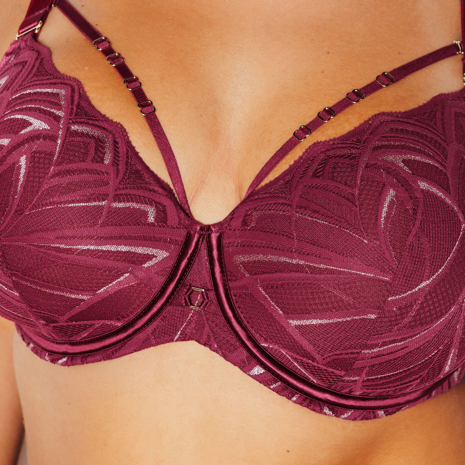 JAINA SOUTIEN-GORGE AMPLIFORME BORDEAUX