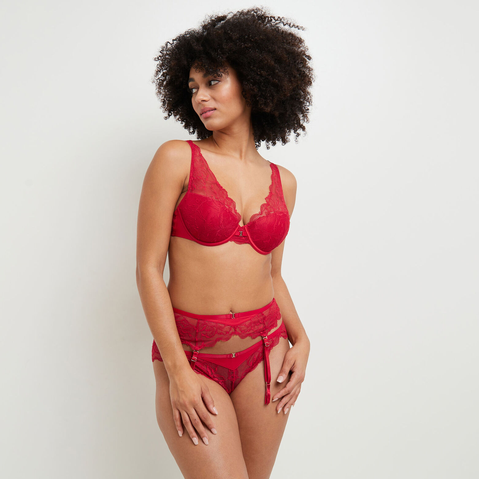 DIANA PORTE JARRETELLES ROUGE