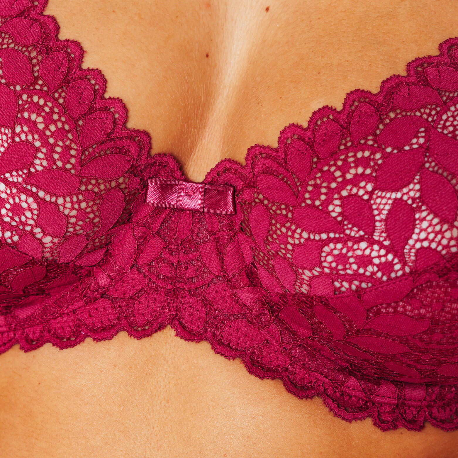 ISADORA SOUTIEN-GORGE EMBOITANT DENTELLE BORDEAUX