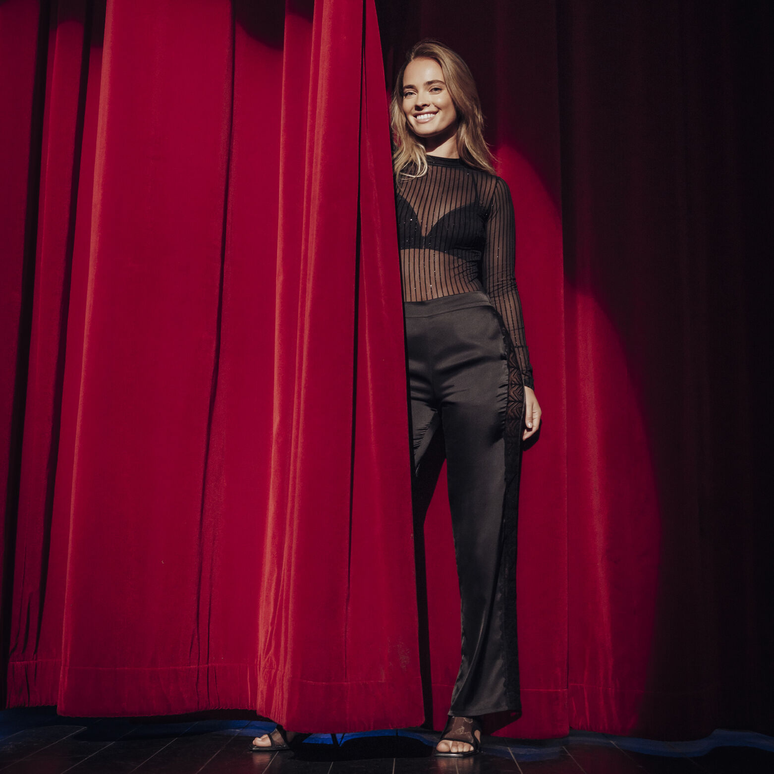 FEMME PANTALON NOIR