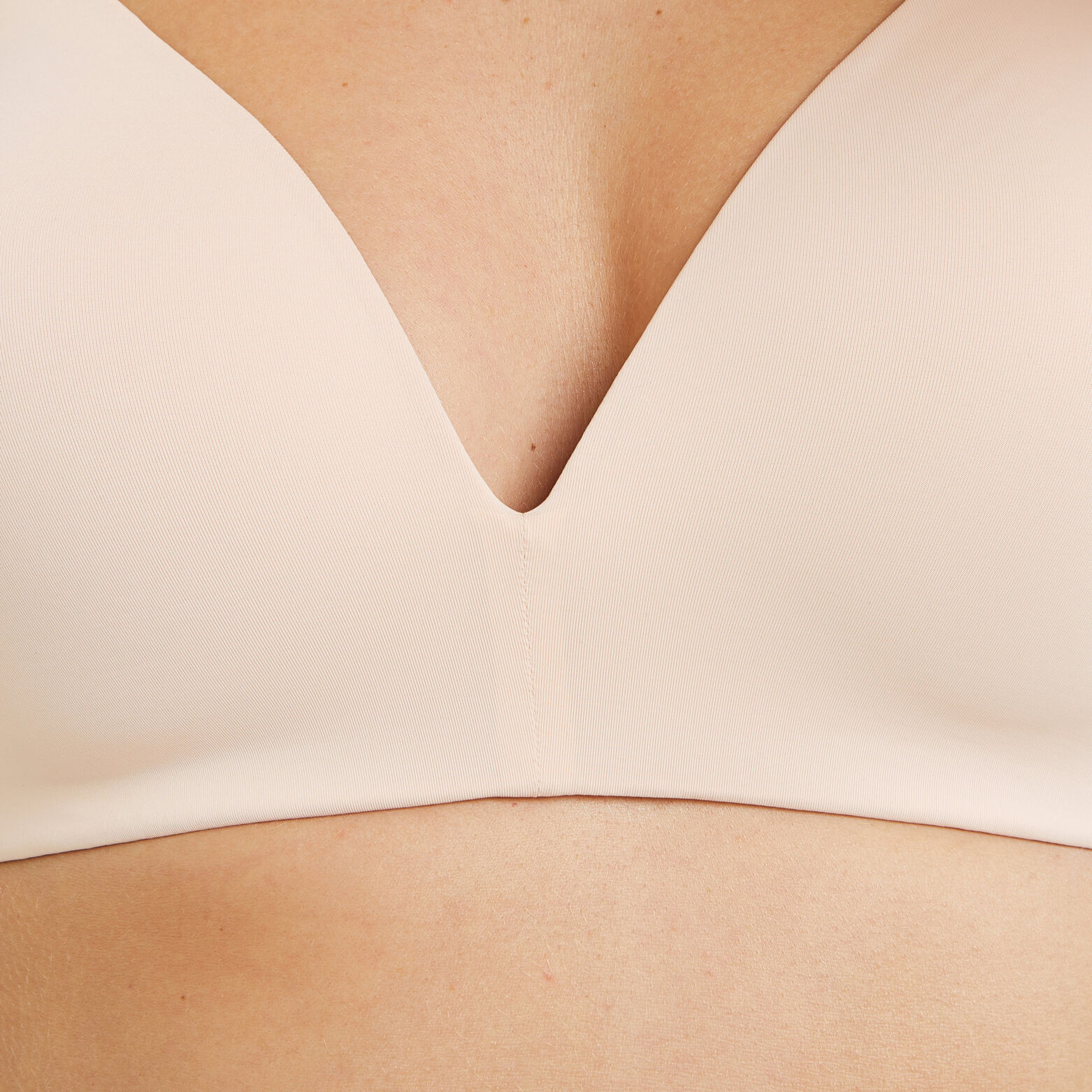 INVISIBLE SOUTIEN-GORGE SANS ARMATURES NATUREL