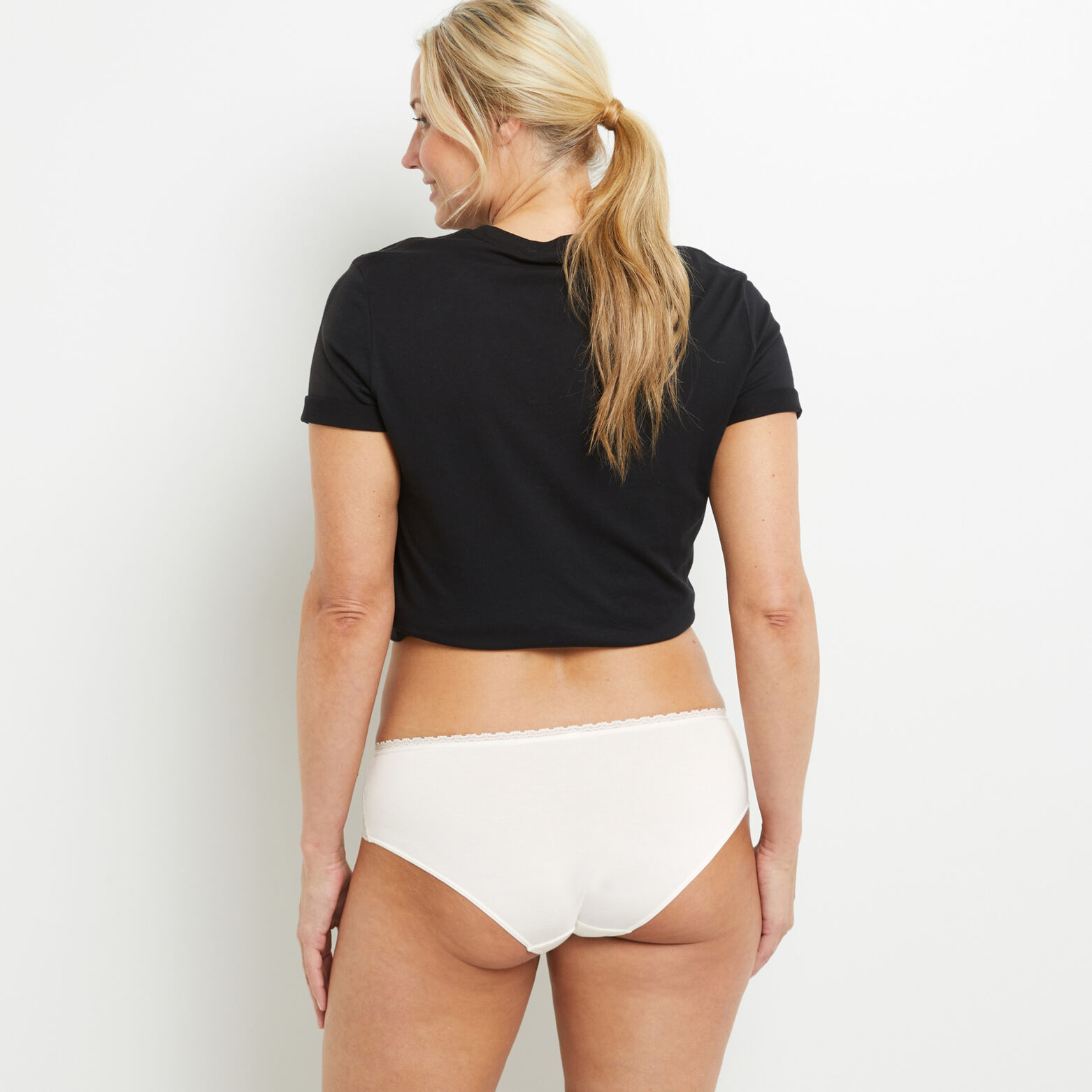 BALA SHORTY VISCOSE ECRU