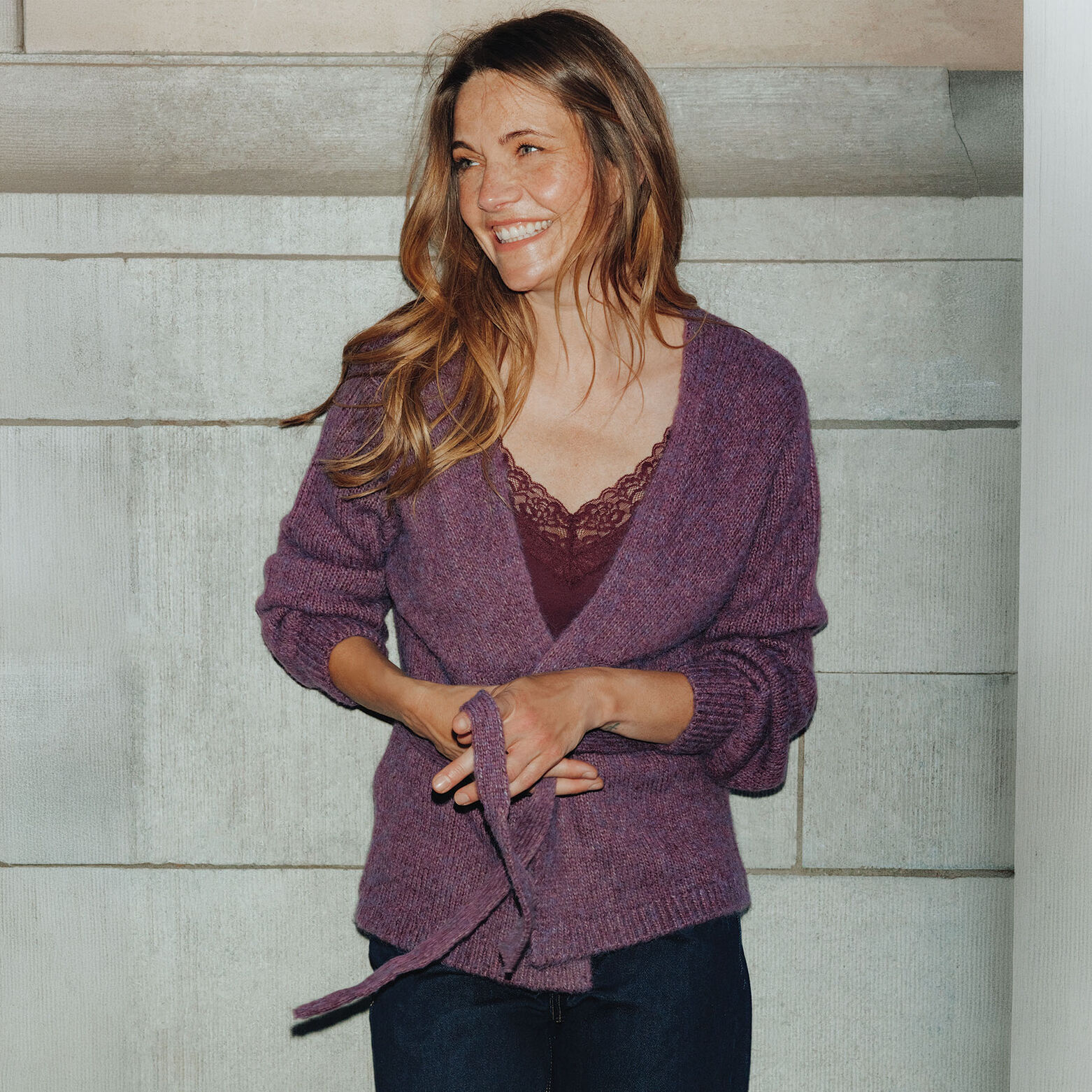 JANAIS GILET EN TRICOT BORDEAUX