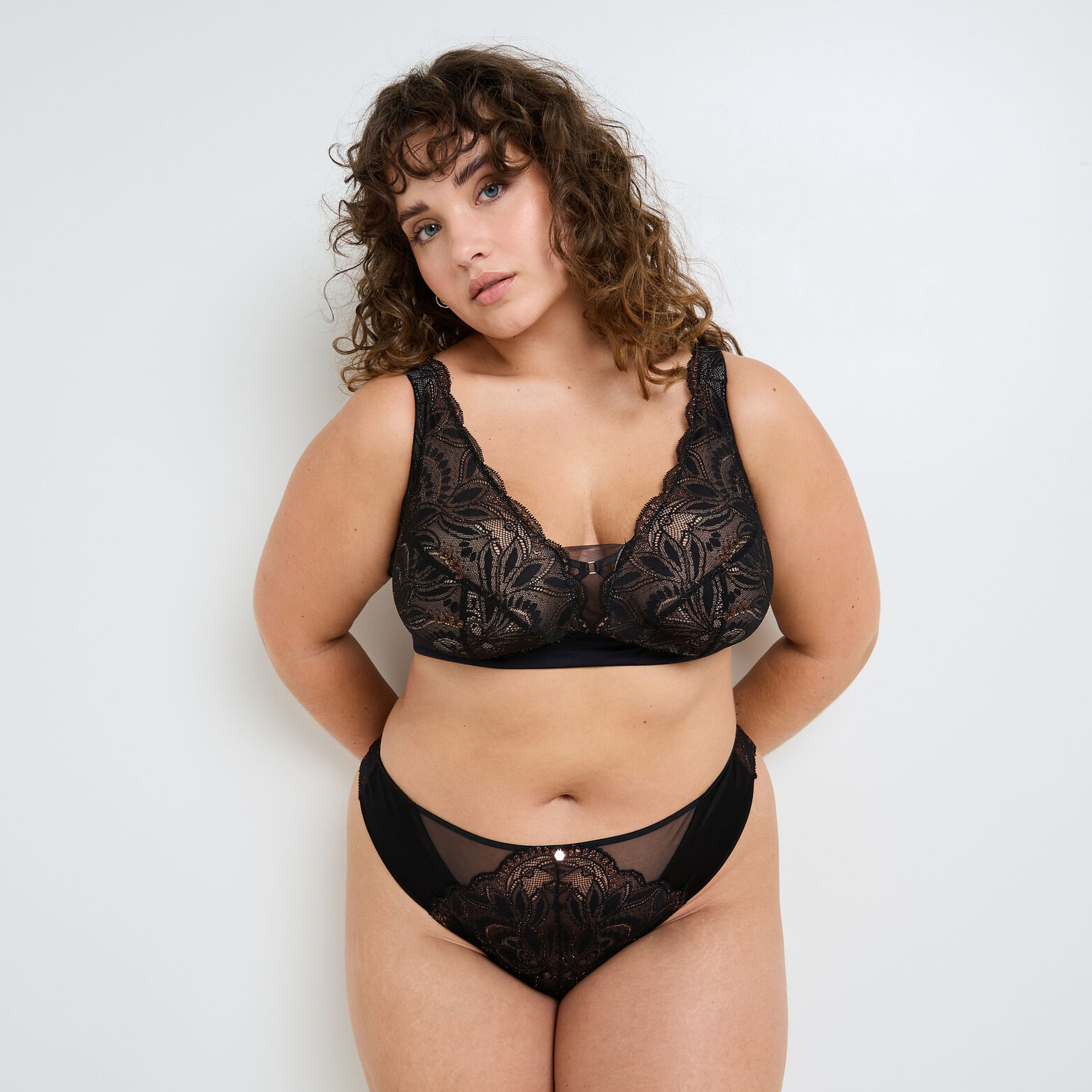 HESTER TANGA DENTELLE NOIR