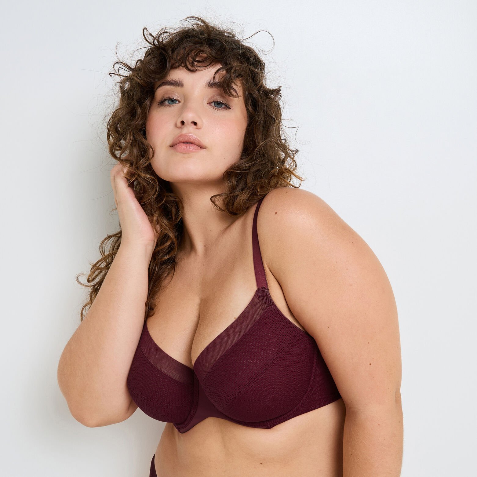 HELLO soutien-gorge emboitant dentelle BORDEAUX