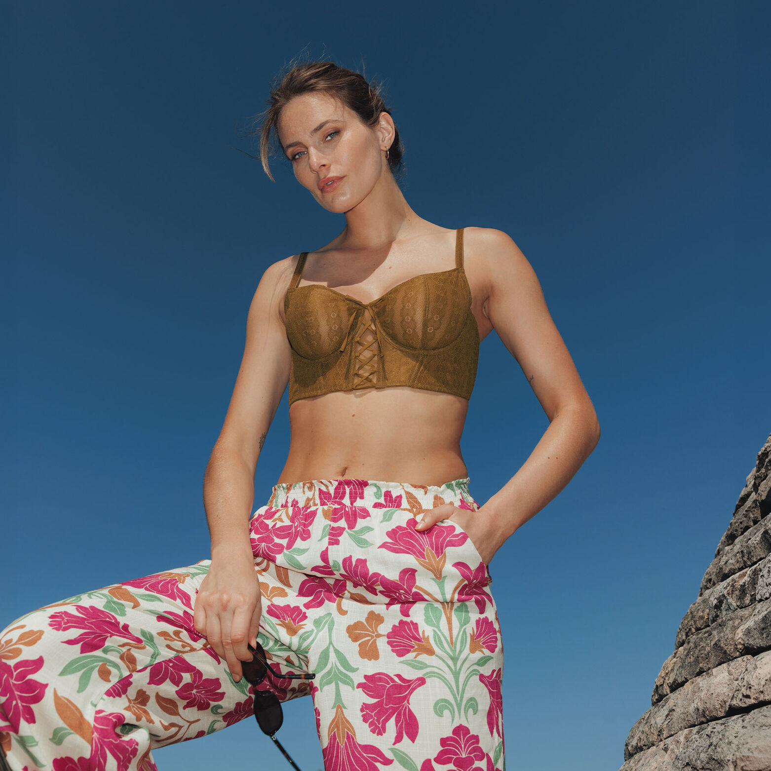 JO SOUTIEN-GORGE BUSTIER CORBEILLE OCRE