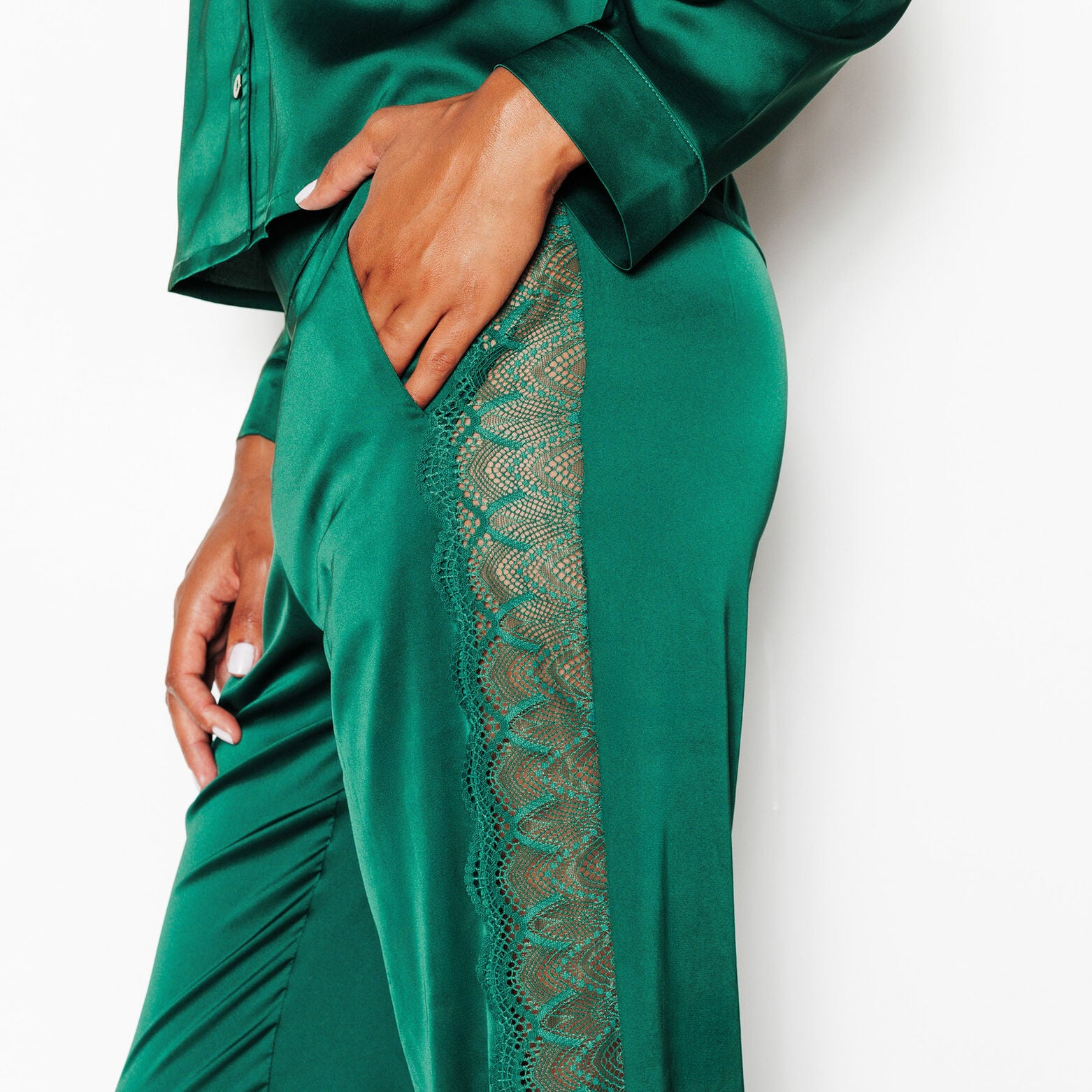 INOUIE PANTALON DENTELLE VERT