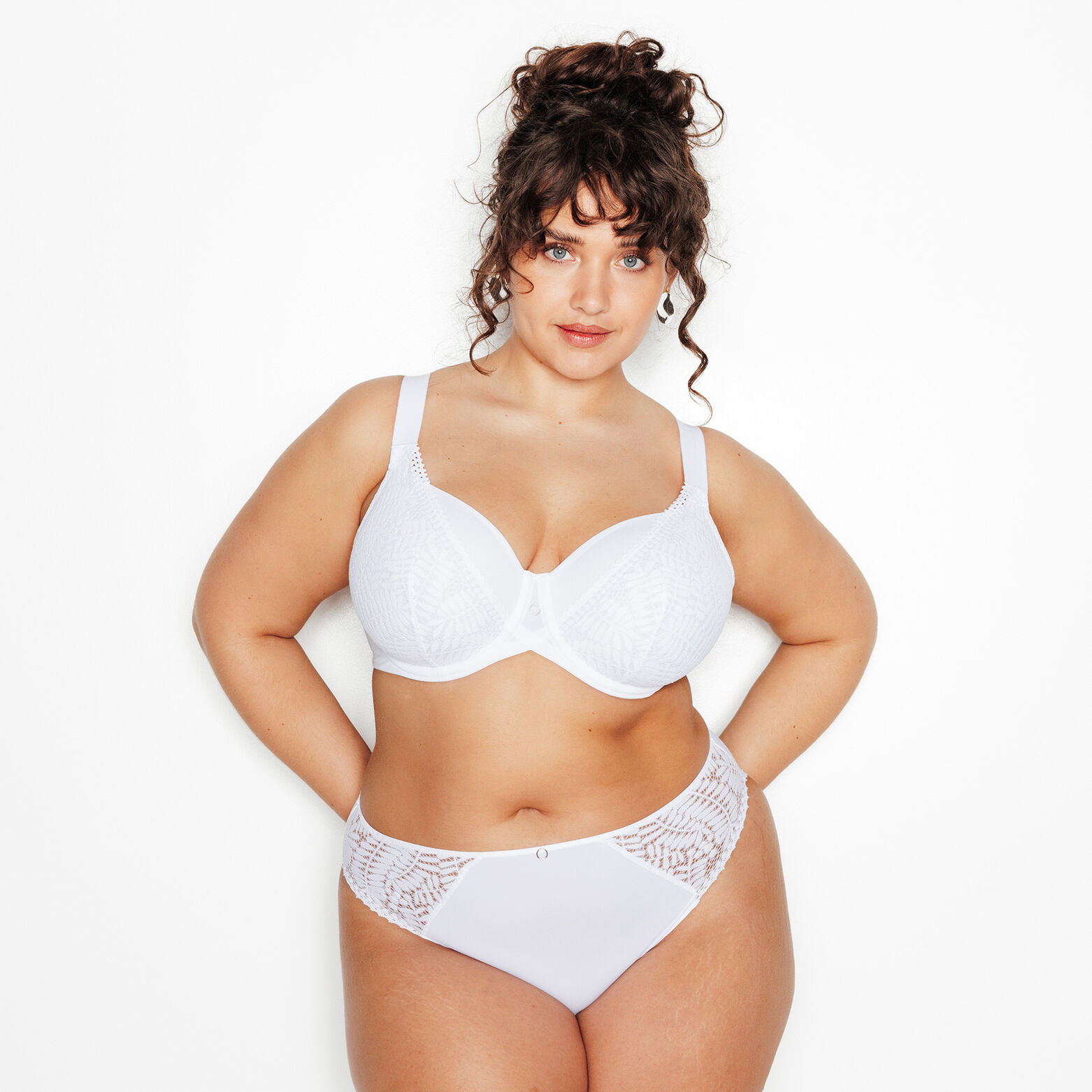 ISABELLE+ SOUTIEN-GORGE AMPLIFORME BLANC