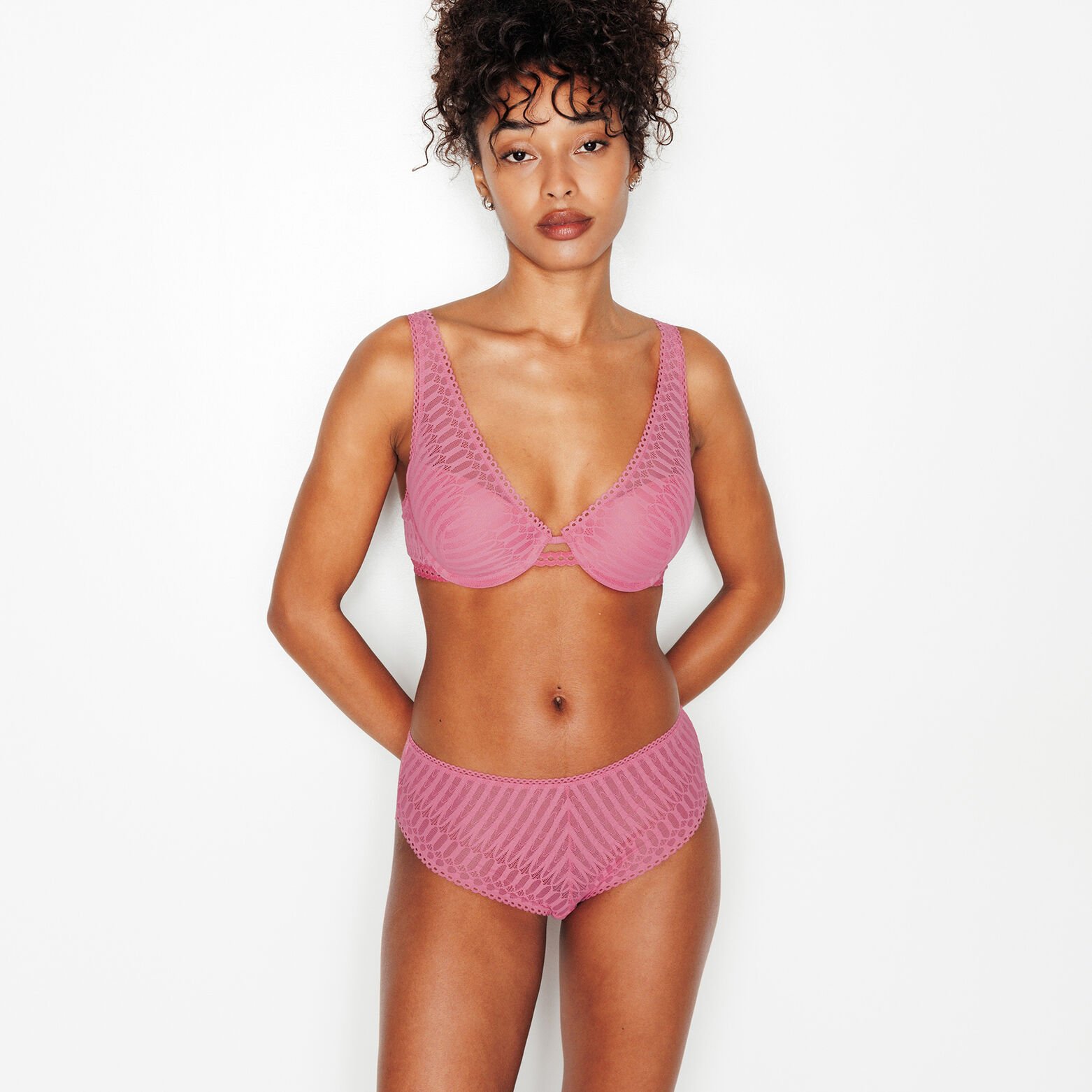 IMANY SHORTY DENTELLE ROSE