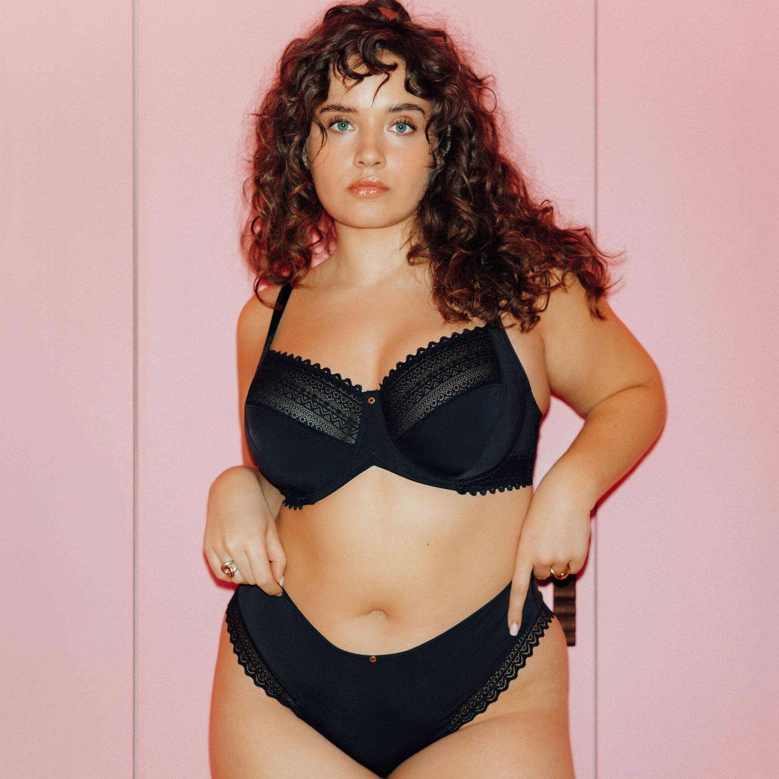 DOUCE SHORTY MICROFIBRE NOIR