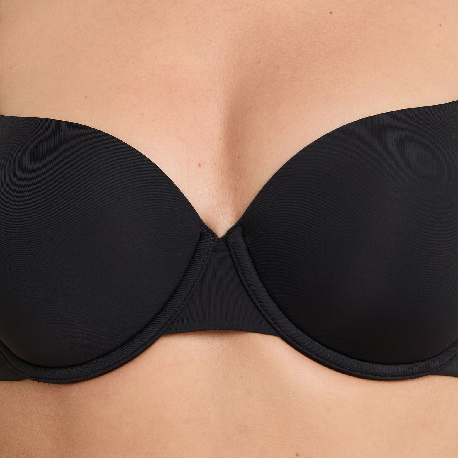 PERFECT SOUTIEN-GORGE AMPLIFORME MICROFIBRE NOIR