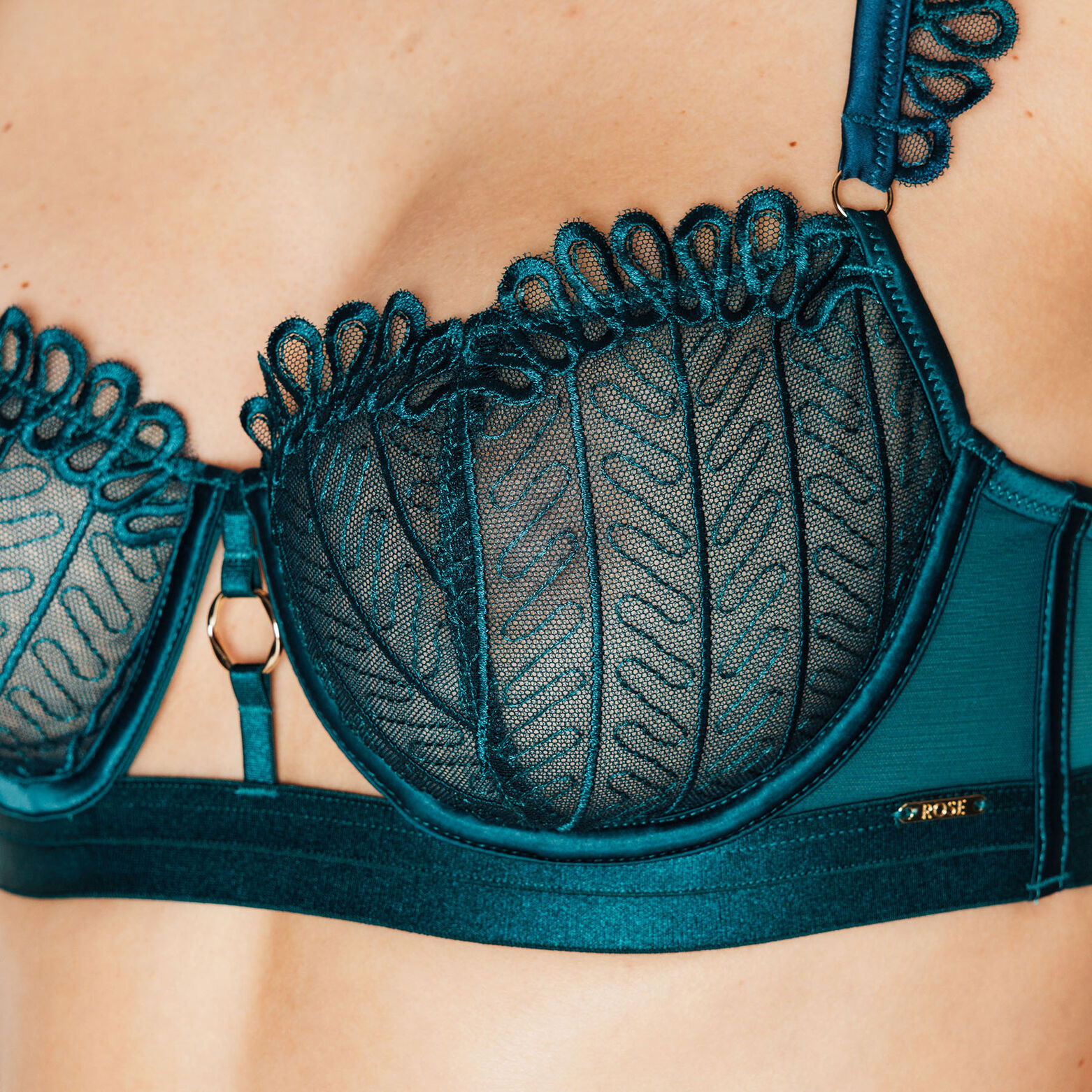 BLAKE SOUTIEN-GORGE CORBEILLE PETROLE