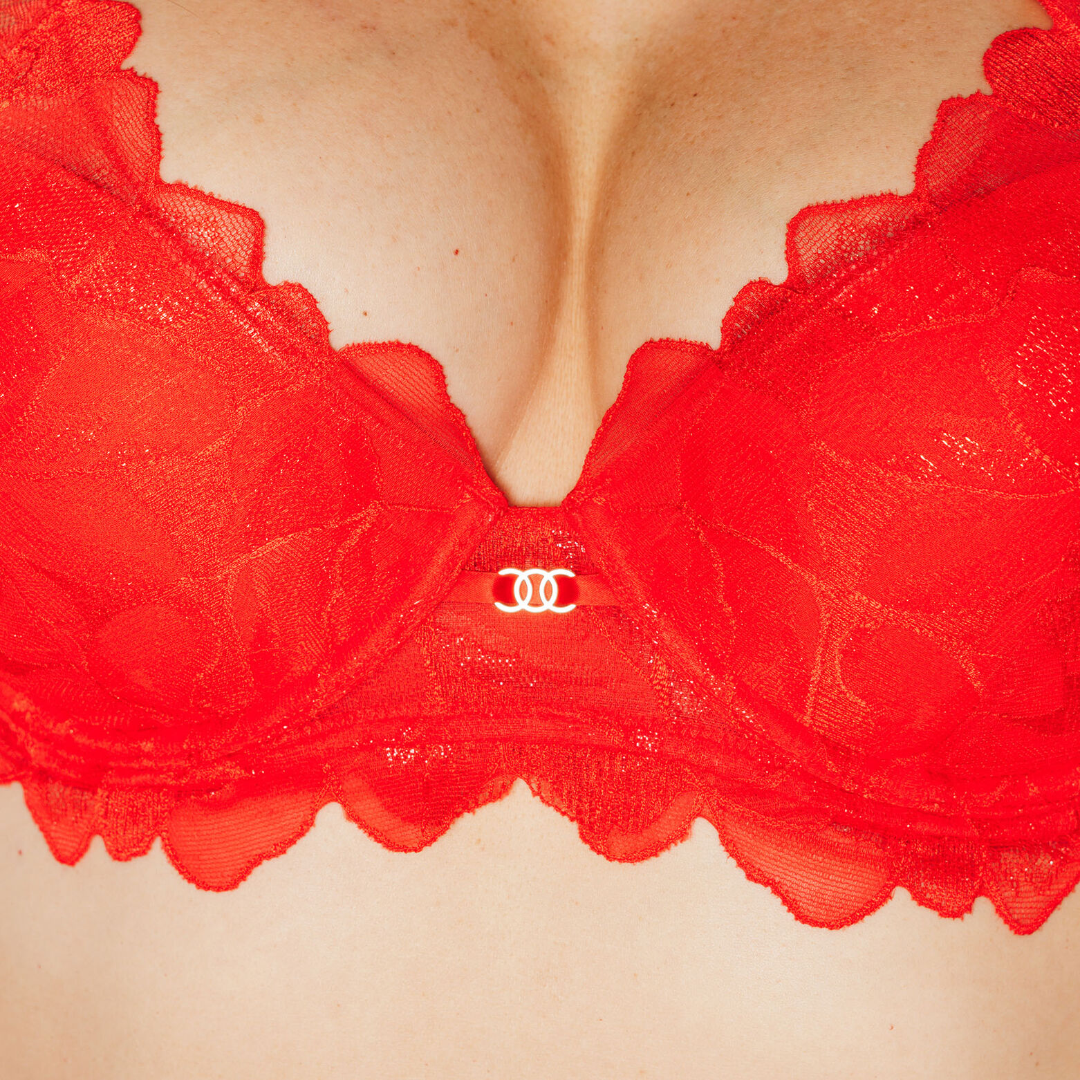 GREASE SOUTIEN-GORGE AMPLIFORME ROUGE