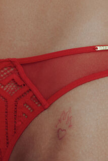 CASSI TANGA ROUGE