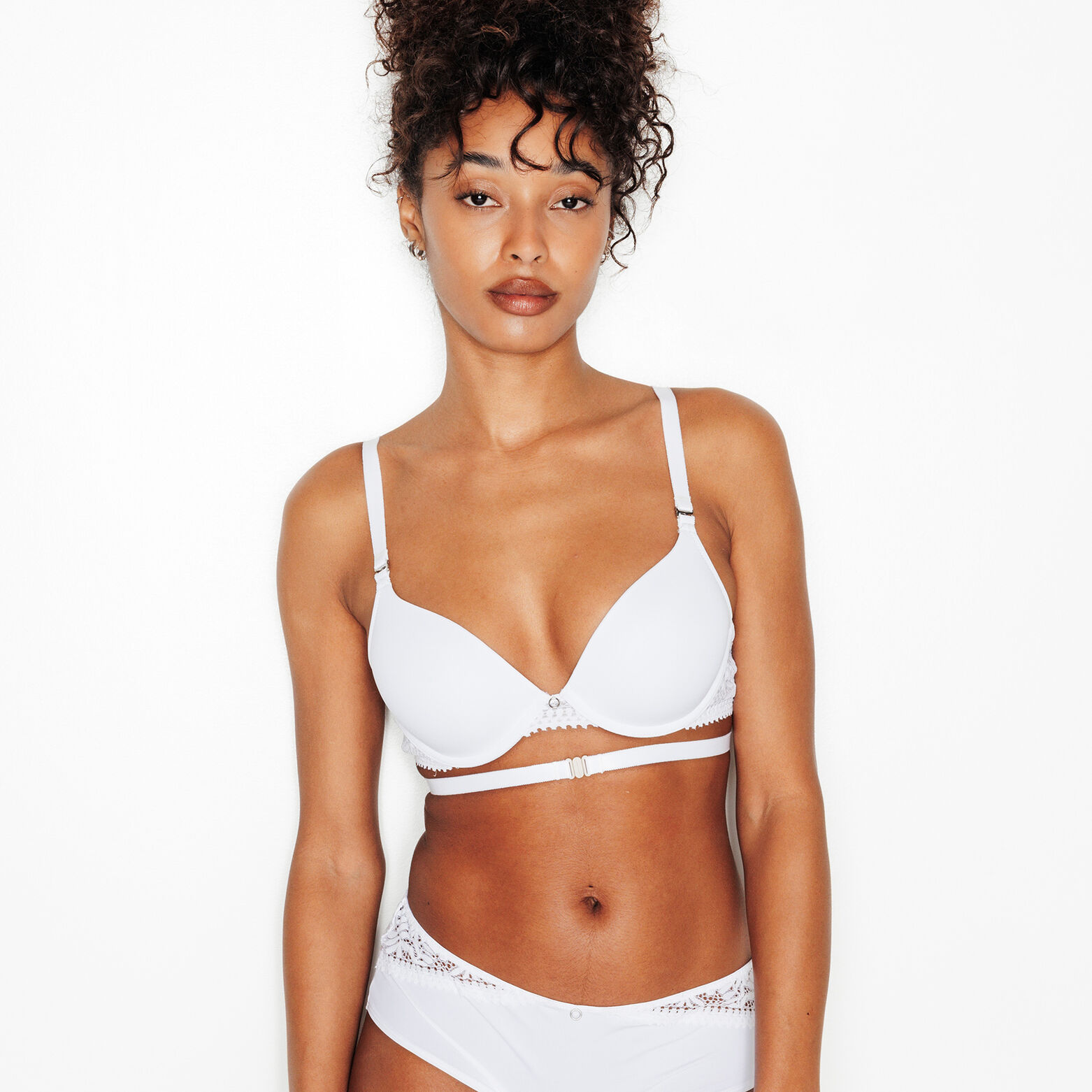 ISABELLE SOUTIEN-GORGE AMPLIFORME DOS NU BLANC