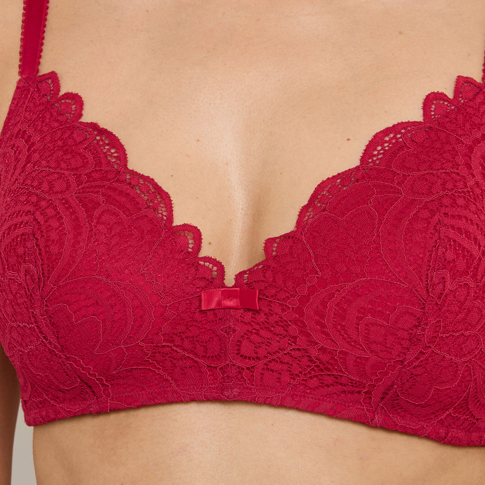 DENTELLE SOUTIEN-GORGE SANS ARMATURES AMPLIFORME   ROUGE