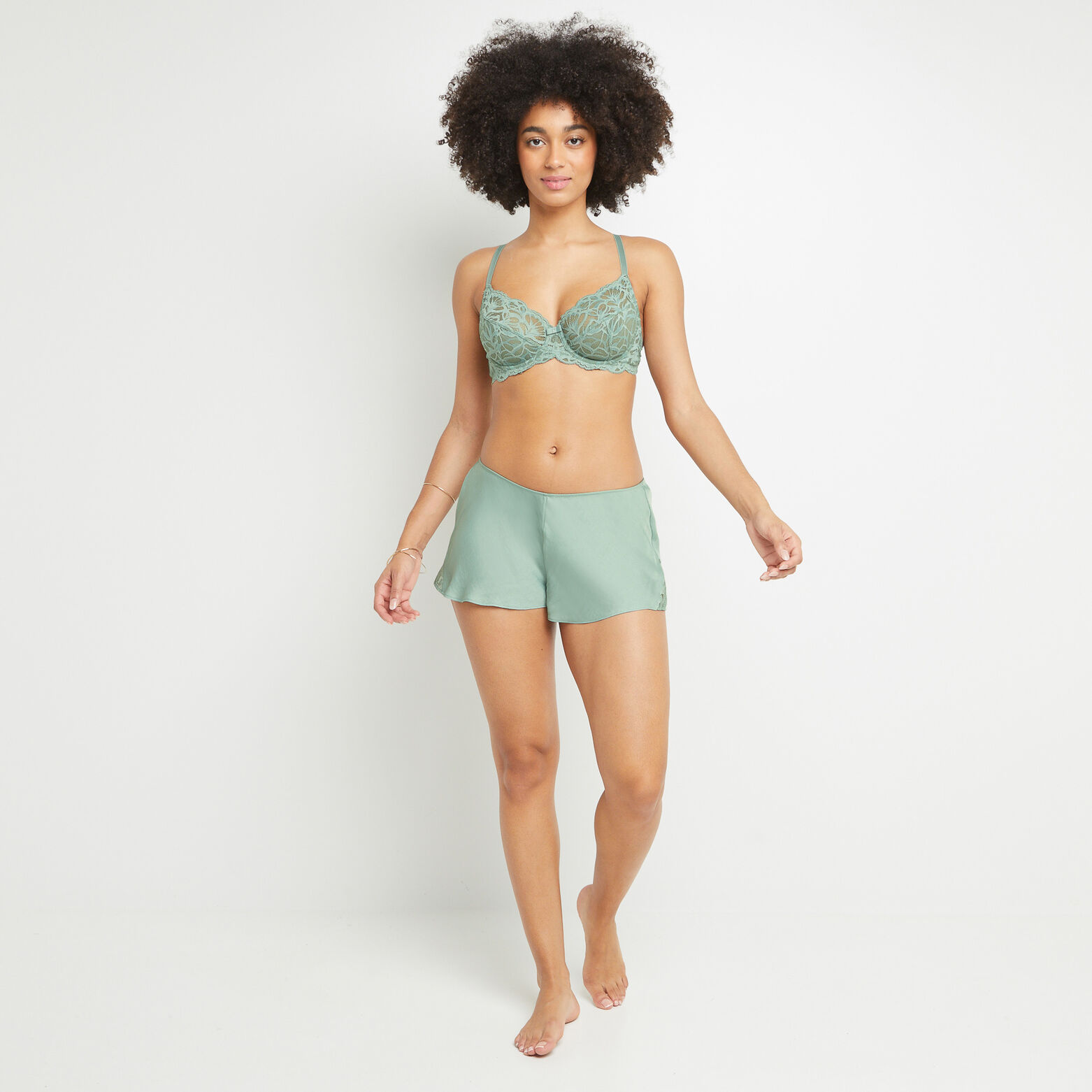 BASIL SHORT SATIN MAT Vert clair