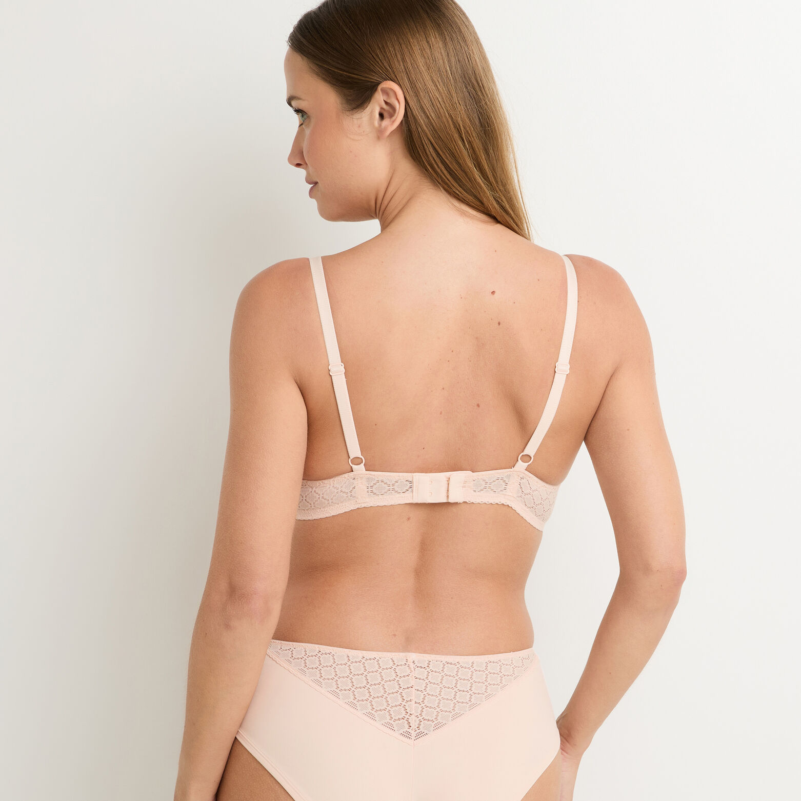 FANNY SOUTIEN-GORGE AMPLIFORME POUDRE