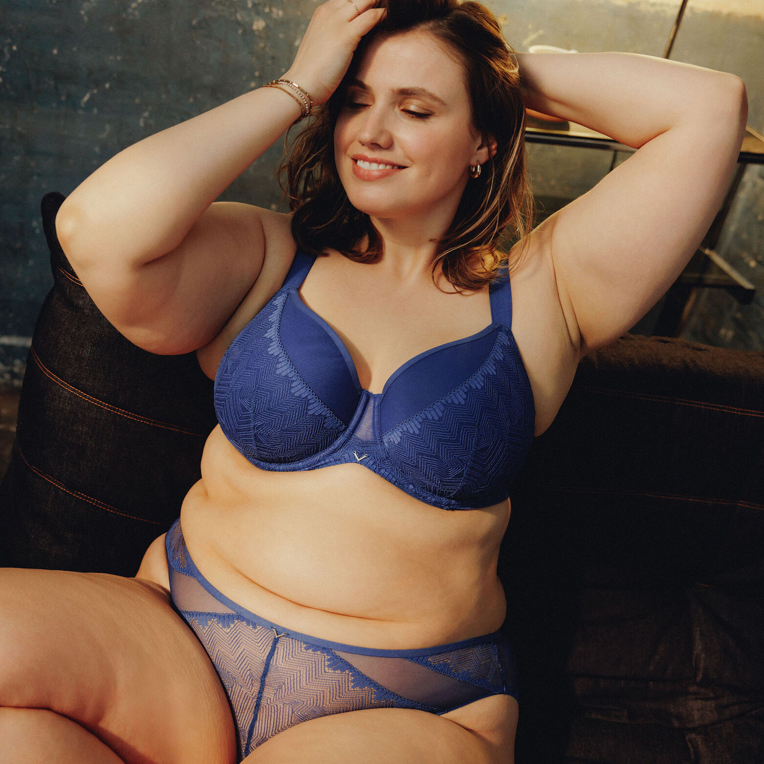 DORIS SOUTIEN-GORGE AMPLIFORME  BLEU