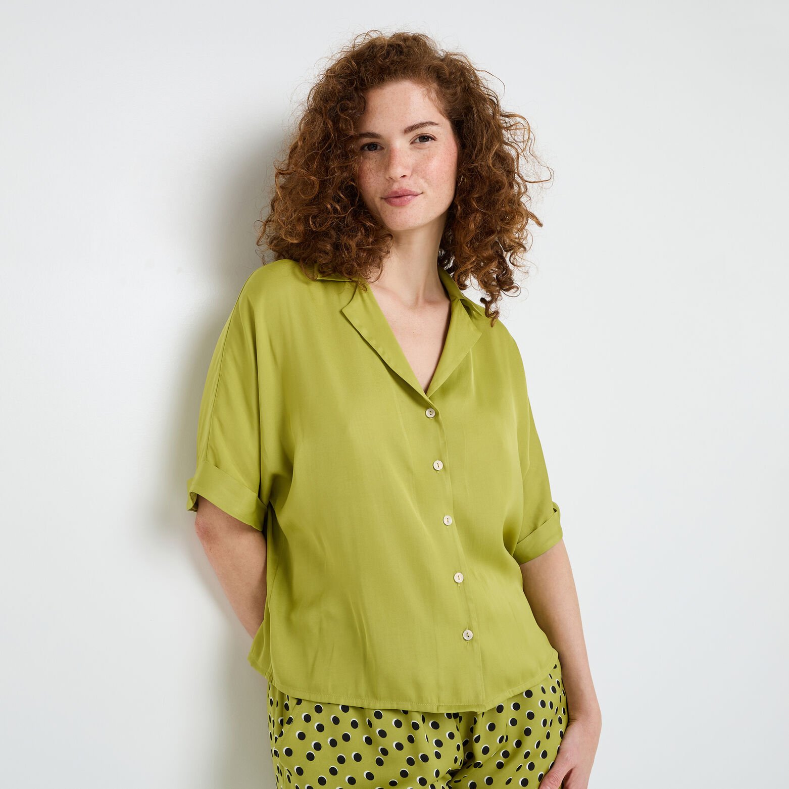 HALLY Chemise manches courtes satin VERT