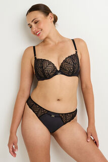 FEMME CULOTTE DENTELLE NOIR