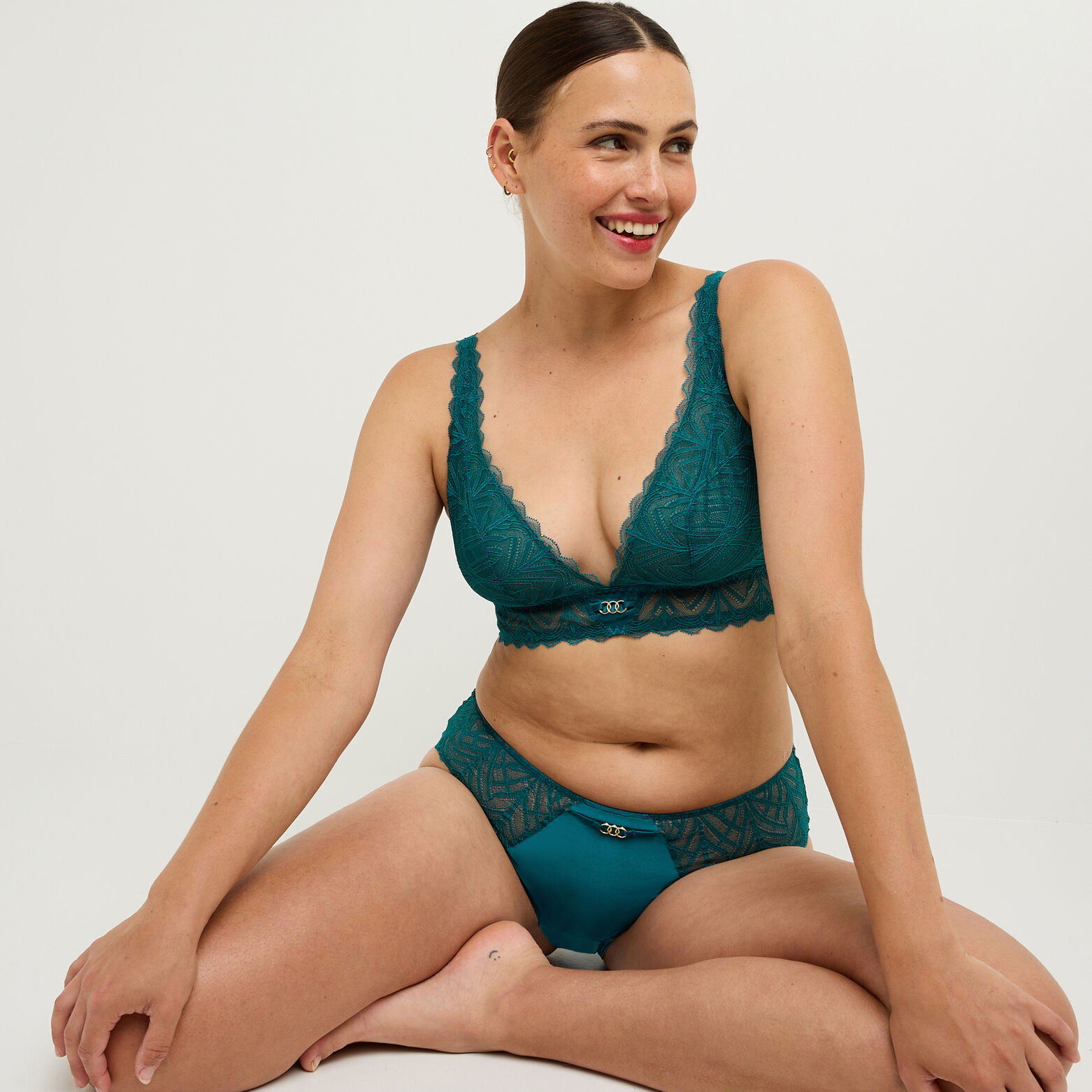 FEMME SOUTIEN-GORGE SANS ARMATURES CANARD