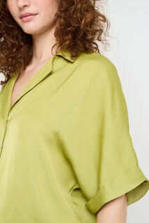 HALLY Chemise manches courtes satin VERT