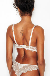 INOUIE SOUTIEN-GORGE EMBOITANT BLANC