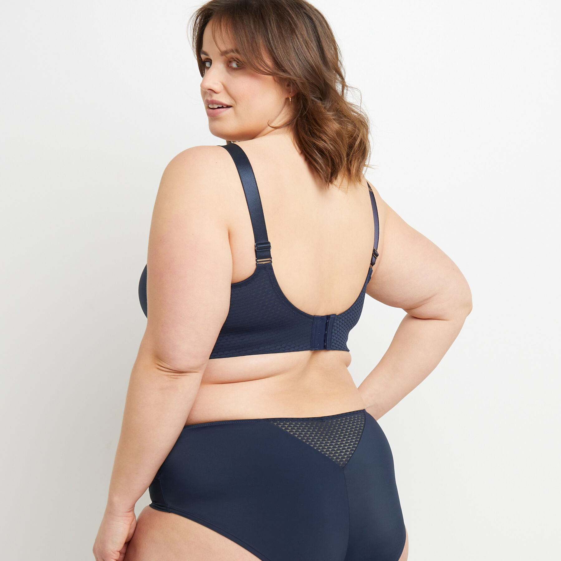 Soutien-gorge Balconnet Rouge Satiné - Taille 105E (bonnet E) - Grande Taille - Neuf Avec étiquette