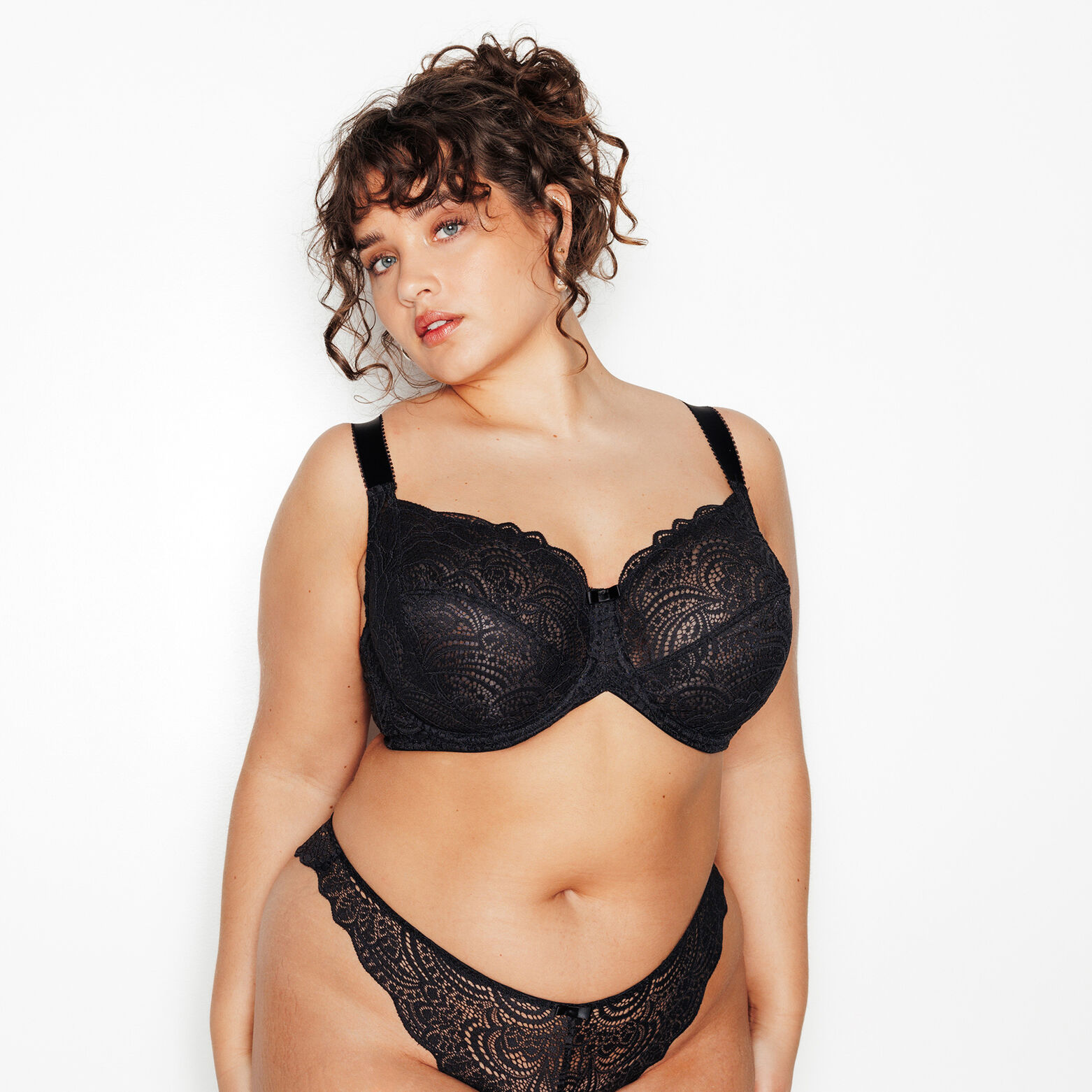 DENTELLE SOUTIEN-GORGE EMBOITANT DENTELLE NOIR