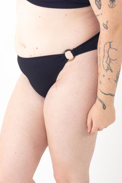 GALON SLIP MAILLE GAUFREE DETAIL ANNEAU NOIR