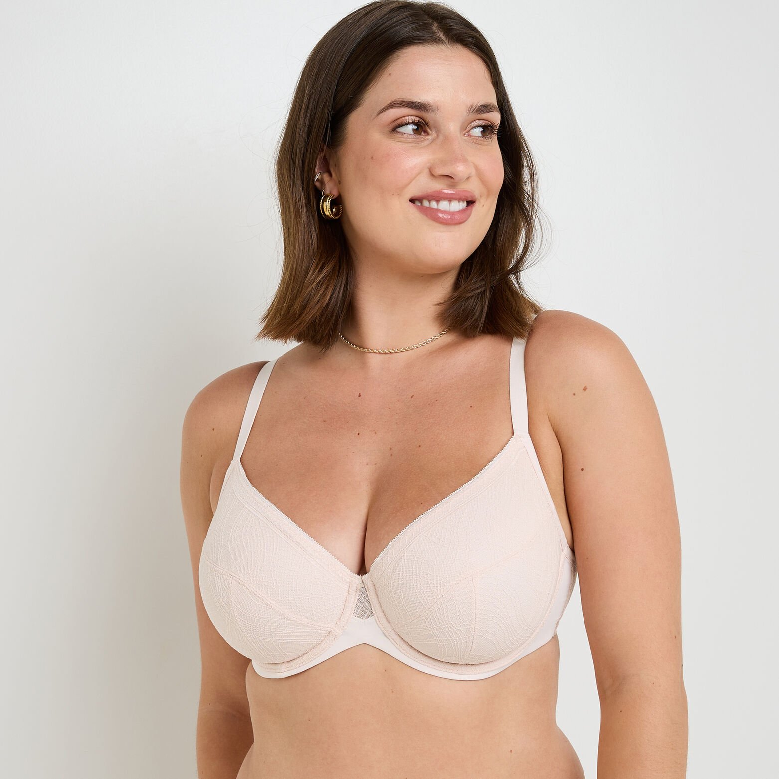 GWEN SOUTIEN-GORGE EMBOITANT DENTELLE POUDRE