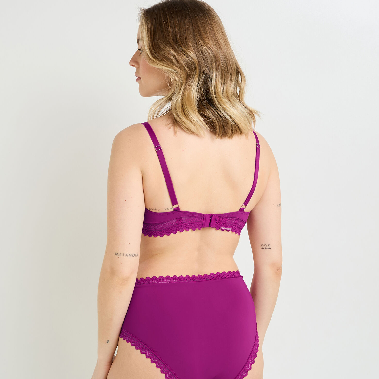 DOUCE SOUTIEN-GORGE EMBOITANT MICROFIBRE VIOLET