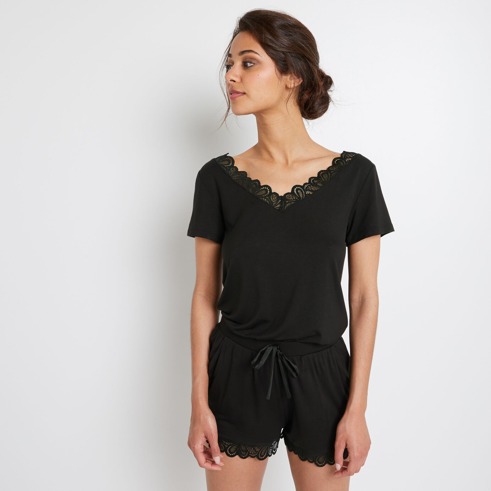 SYARA SHORT VISCOSE NOIR