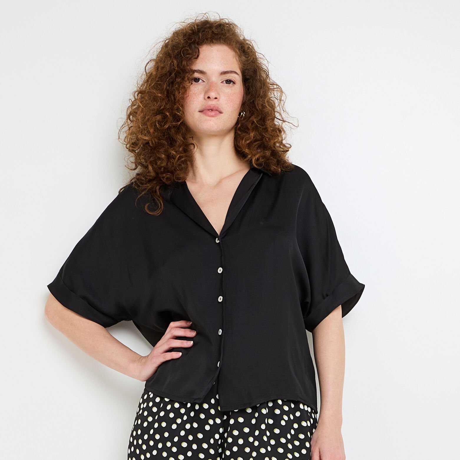 HALLY Chemise manches courtes satin NOIR
