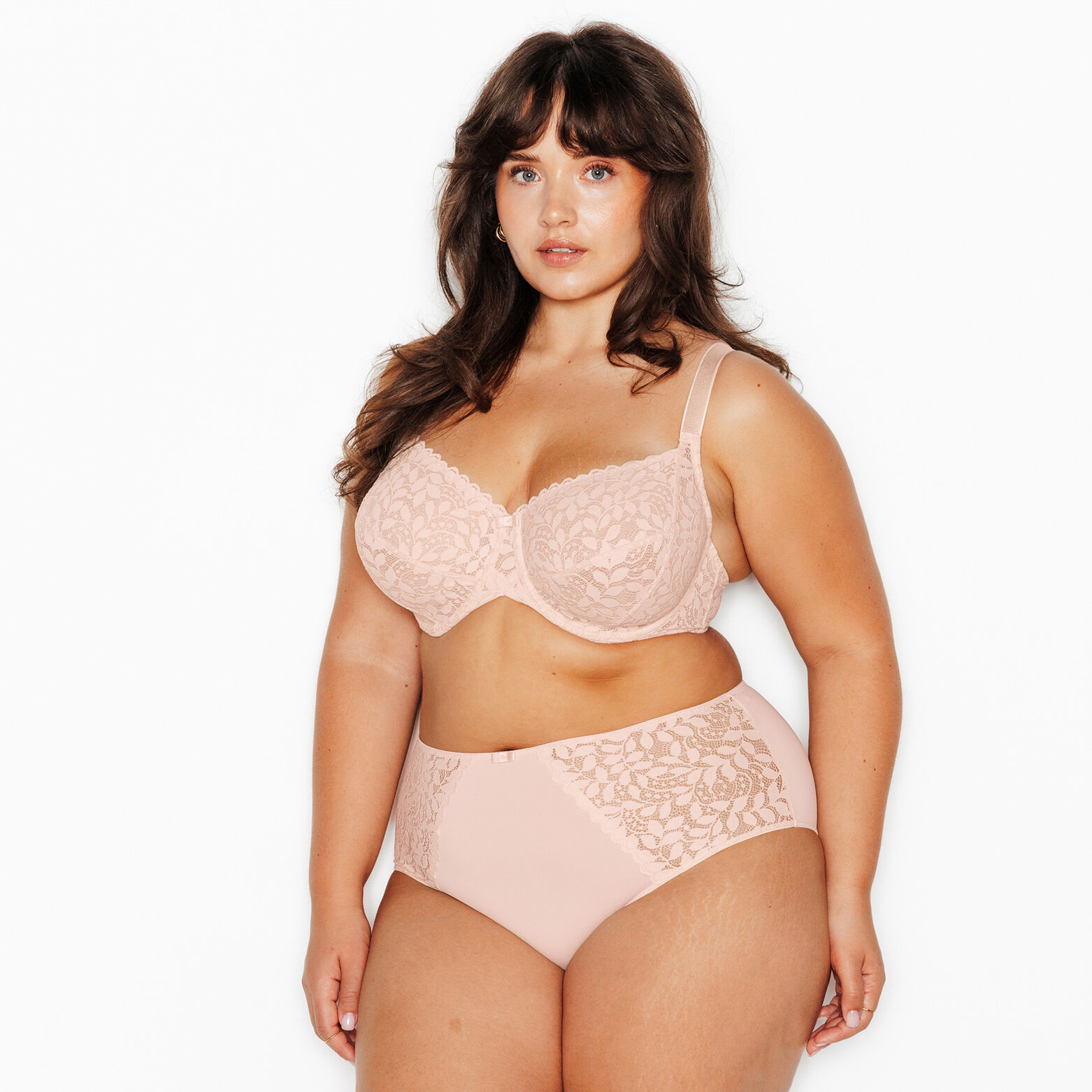 SUBLIME SOUTIEN-GORGE EMBOITANT POUDRE