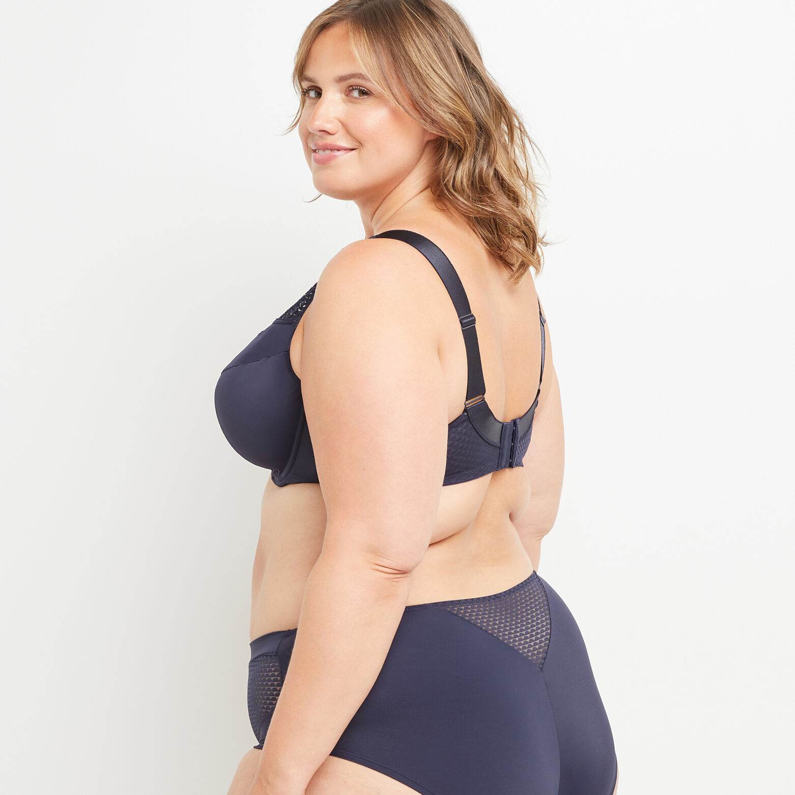 BERNADETTE SOUTIEN-GORGE GRANDS BONNETS MARINE
