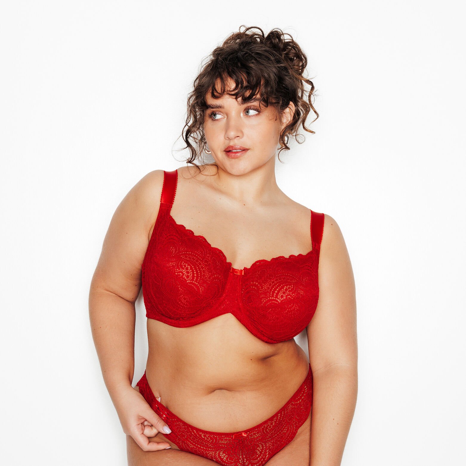 DENTELLE SOUTIEN-GORGE EMBOITANT DENTELLE ROUGE