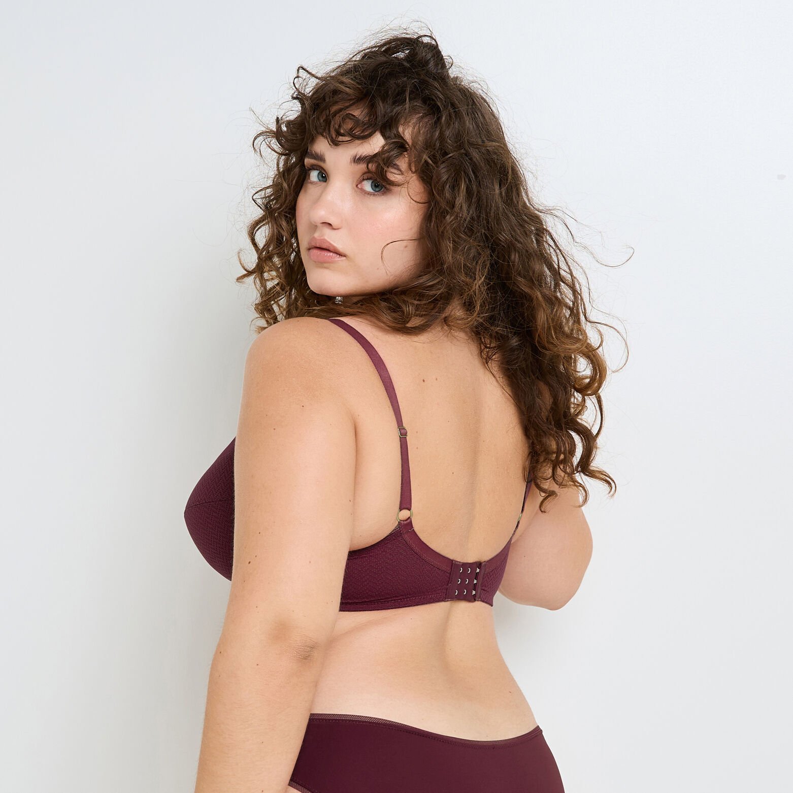 HELLO soutien-gorge emboitant dentelle BORDEAUX