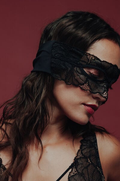 MASQUE DENTELLE NOIR