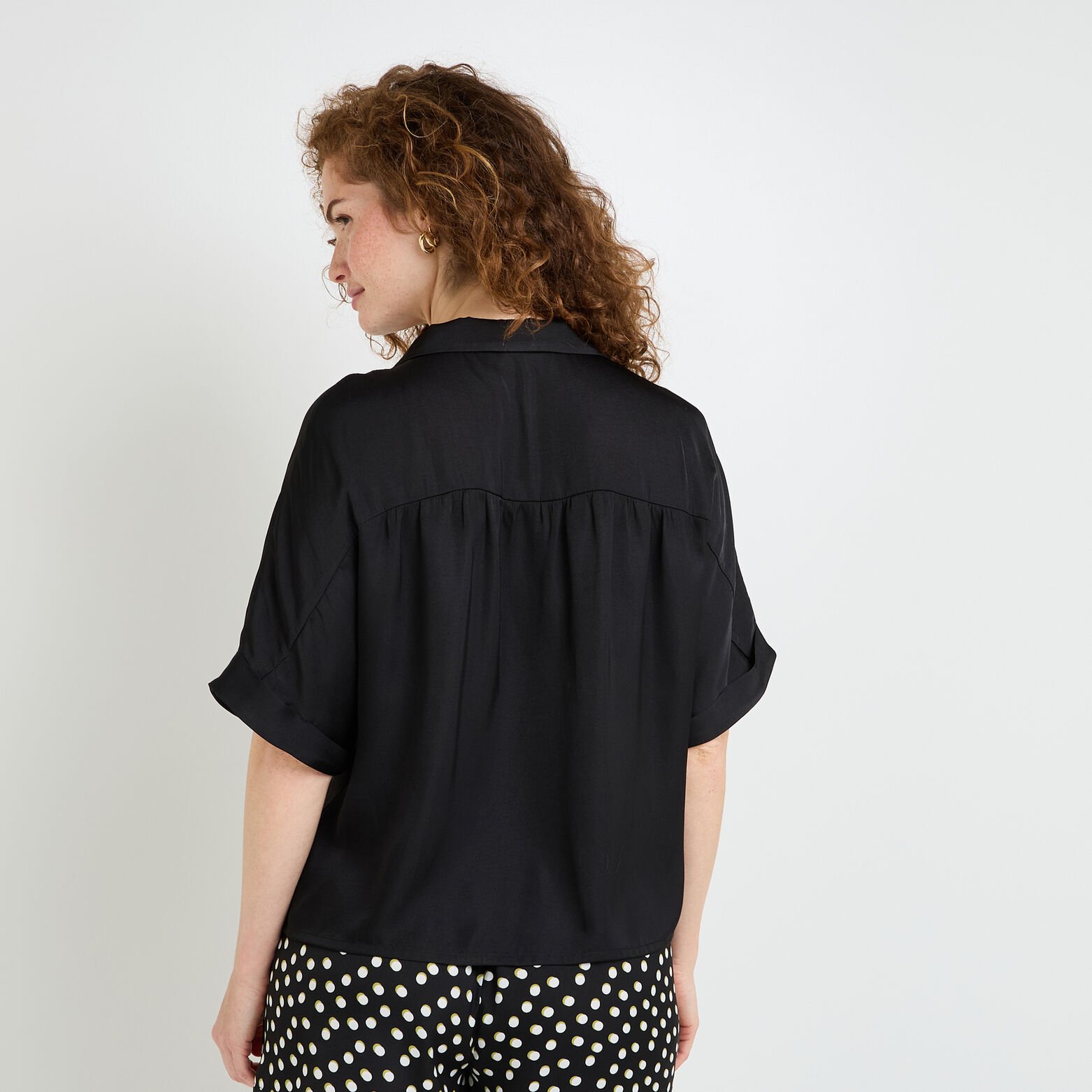 HALLY Chemise manches courtes satin NOIR