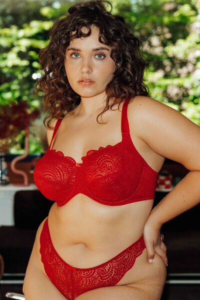 TANGA DENTELLE ROUGE