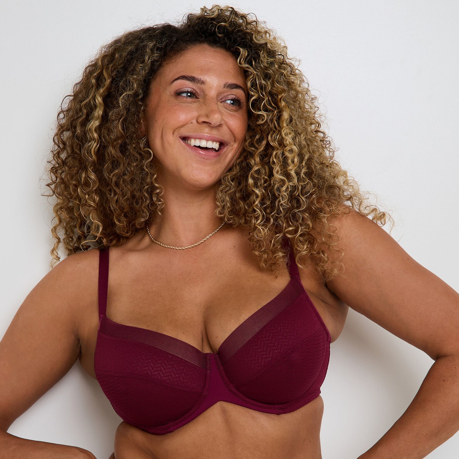 HELLO soutien-gorge emboitant dentelle BORDEAUX
