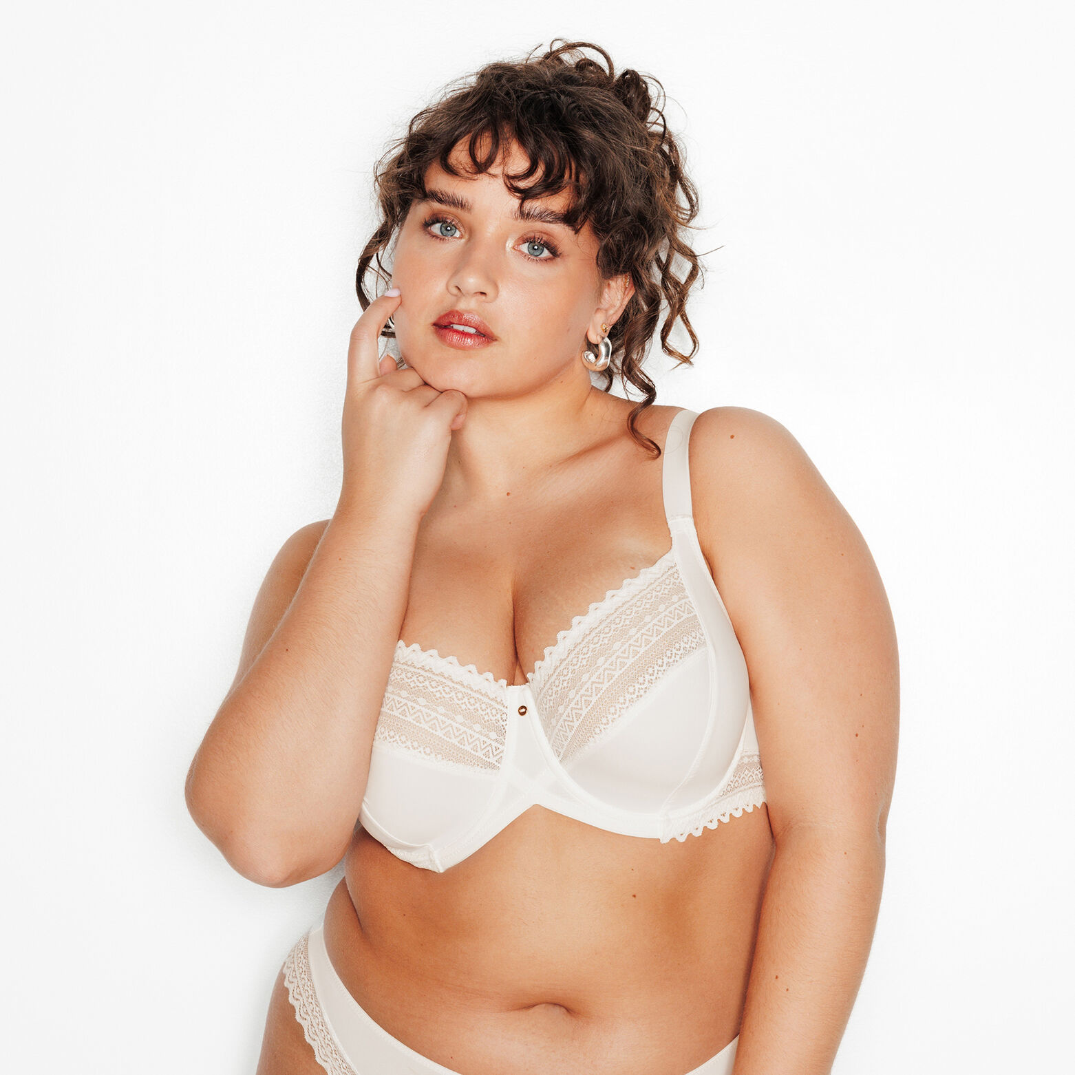 DOUCE SOUTIEN-GORGE EMBOITANT GRANDE TAILLE MICROF ECRU